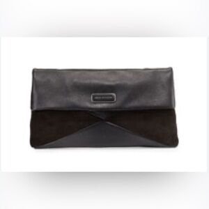 MARC JACOBS 🆕 Leather Fold Over Clutch. SOLD OUT in RETAIL! 🔥